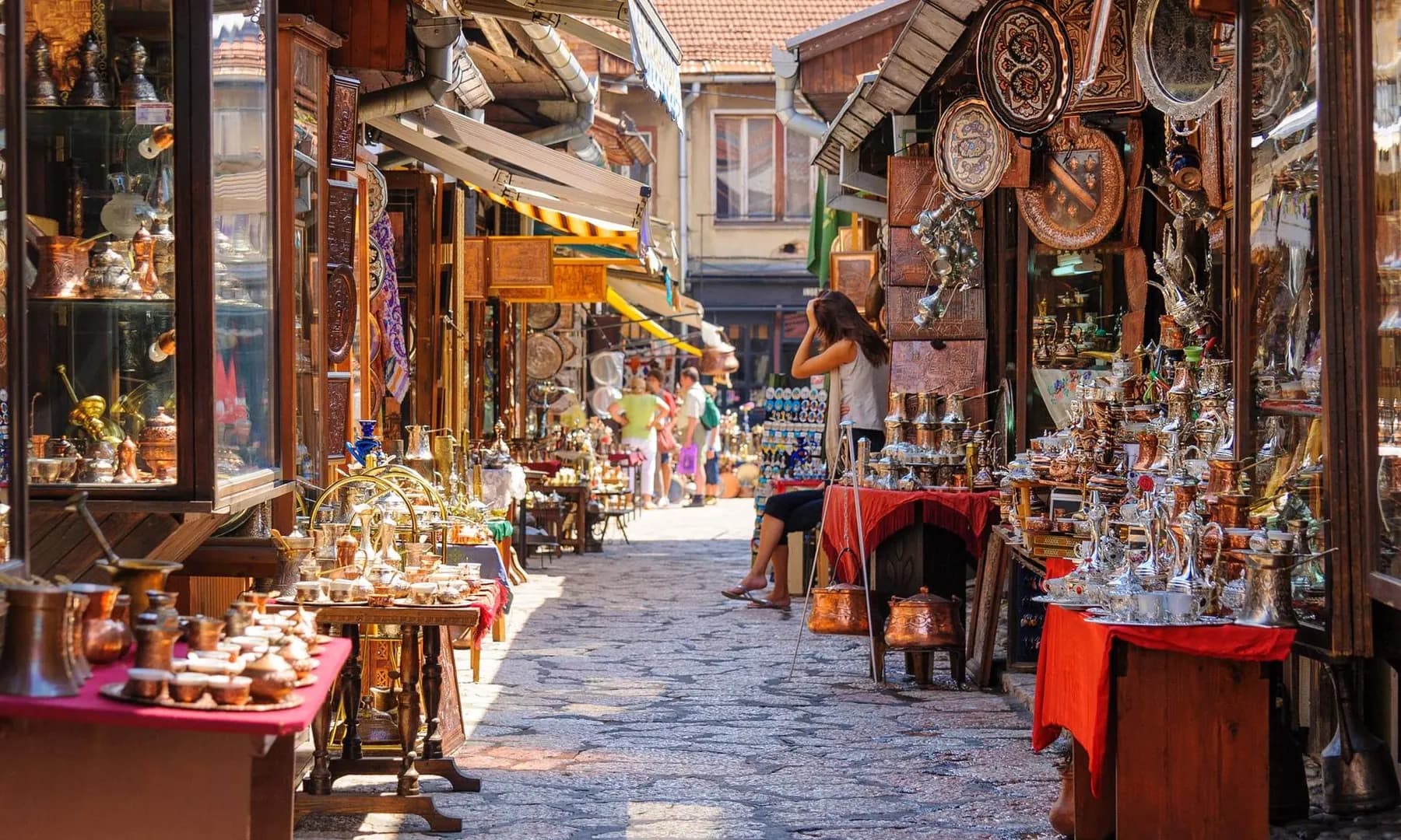 Artesanía y vida cotidiana en la Baščaršija de Sarajevo.